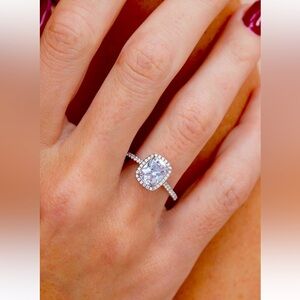 NWOT SAVVY CIE cushion Pave 💎 💍